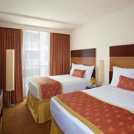 Hotel Orchid Kochi Exteriör bild